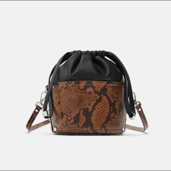 Zara elegant snake print bucket bag Host pick!! - Picture 2 of 5